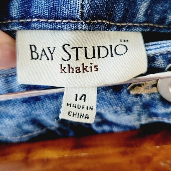 Bay Studio khakis blue jean capri with heart shaped pockets‎ size 14 - Picture 5 of 7